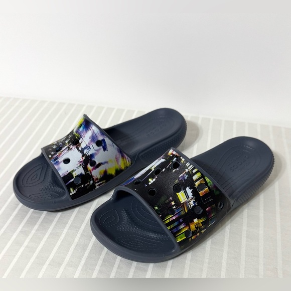 CROCS Classic Slide Sandals Meta Scape City Graphic Print Size 9 Men / 11 Women - Picture 1 of 15